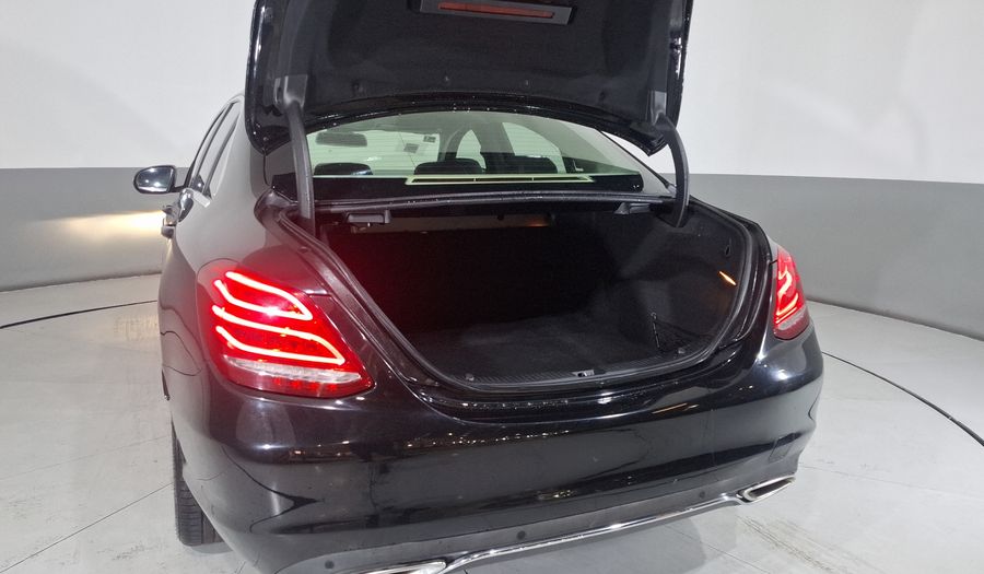 Mercedes Benz Clase C 2.0 200 CGI SPORT AT Sedan 2017
