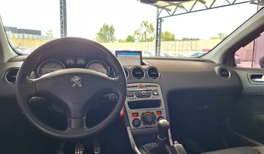 Peugeot 308 2.0 FELINE Hatchback 2013