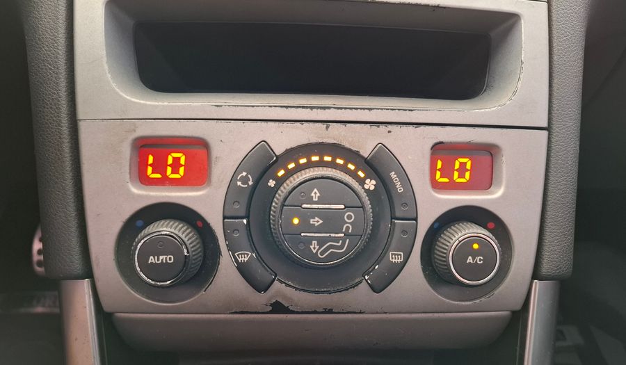 Peugeot 308 2.0 FELINE Hatchback 2013