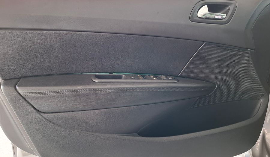 Peugeot 308 2.0 FELINE Hatchback 2013