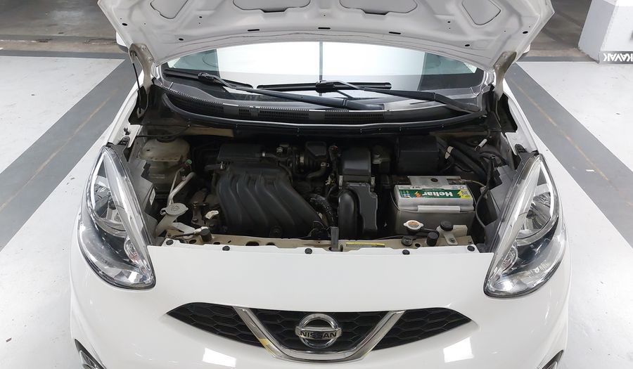 Nissan March 1.6 SV Hatchback 2016