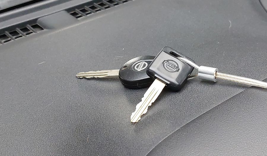 Nissan March 1.6 SV Hatchback 2016