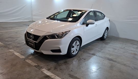 Nissan • Versa
