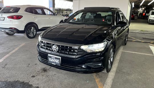 Volkswagen • Jetta