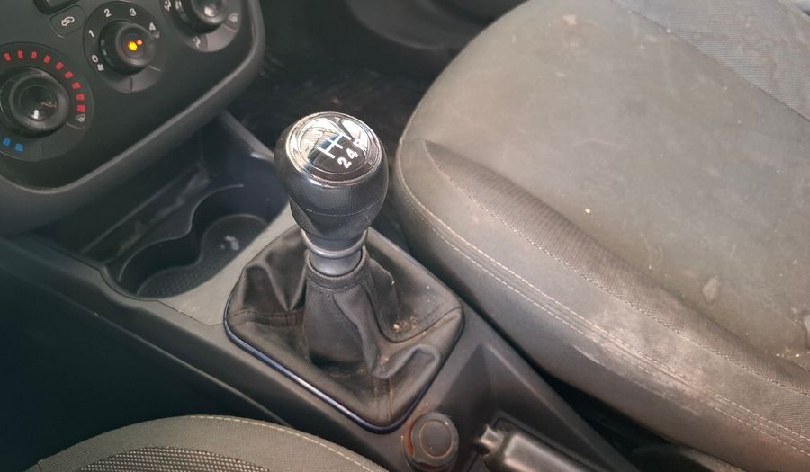 Fiat Punto 1.4 ATTRACTIVE 5P Hatchback 2014