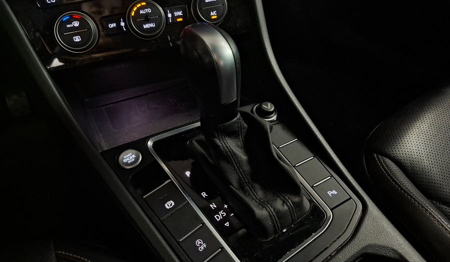 Volkswagen Vento 1.4 TSI HIGHLINE 250 AUTO MY21 Sedan 2021