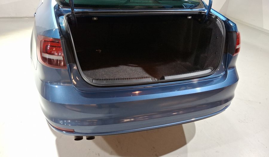 Volkswagen Jetta 2.5 SPORTLINE TIP. Sedan 2016