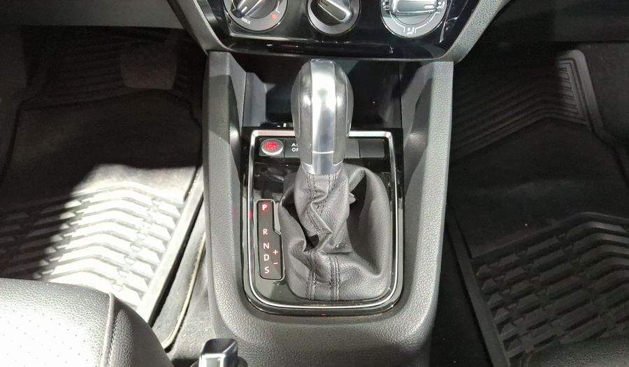 Volkswagen Jetta 2.5 SPORTLINE TIP. Sedan 2016