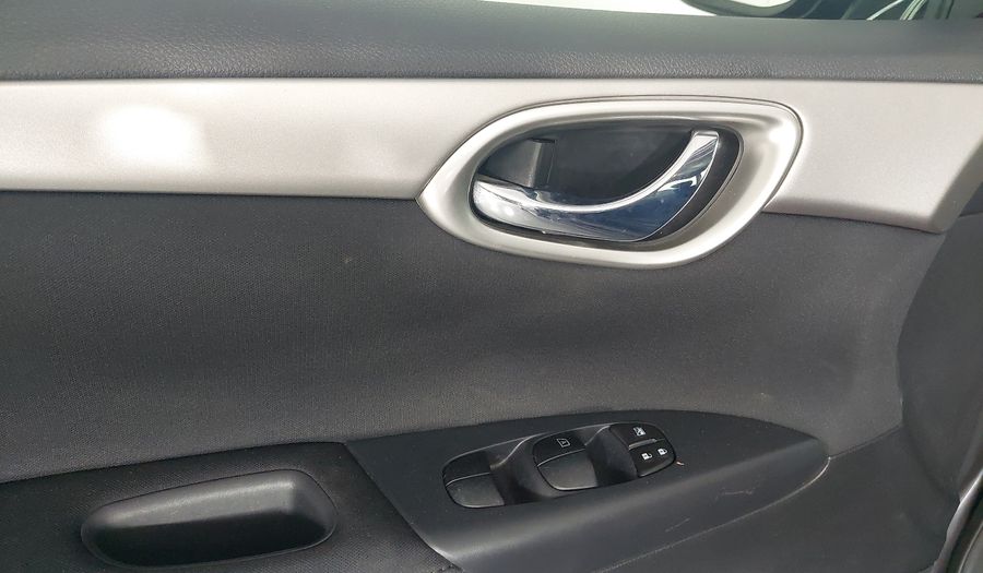 Nissan Sentra 1.8 ADVANCE CVT Sedan 2015