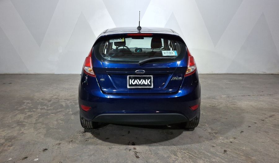 Ford Fiesta 1.6 SE MT Hatchback 2016