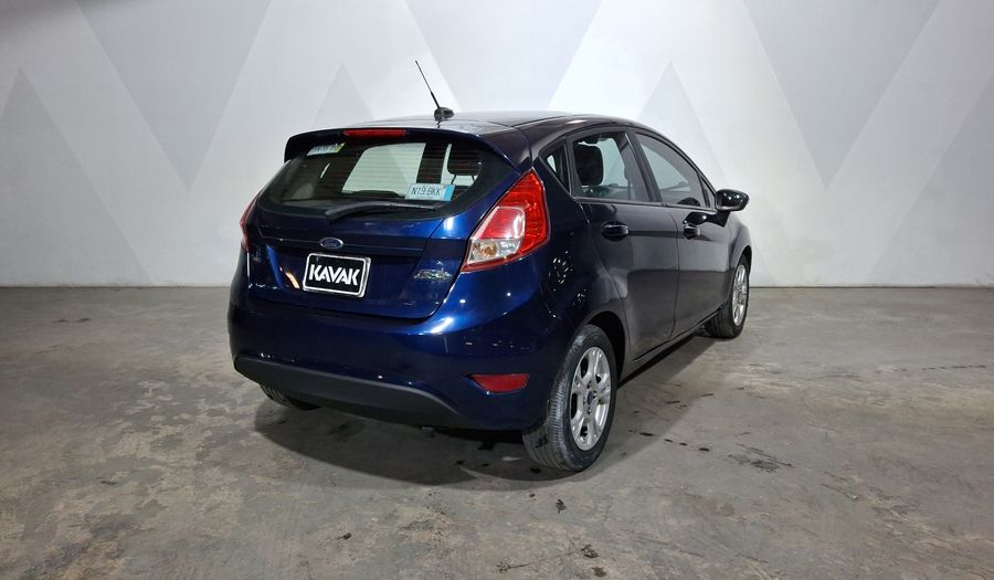 Ford Fiesta 1.6 SE MT Hatchback 2016