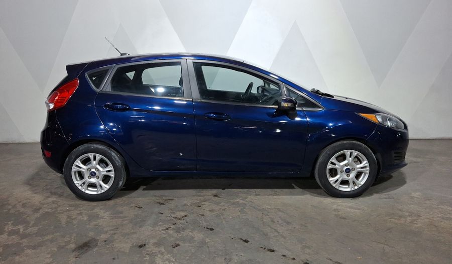 Ford Fiesta 1.6 SE MT Hatchback 2016