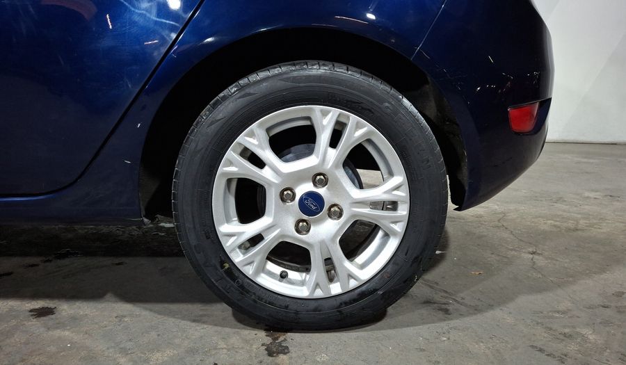 Ford Fiesta 1.6 SE MT Hatchback 2016