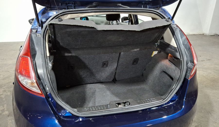 Ford Fiesta 1.6 SE MT Hatchback 2016