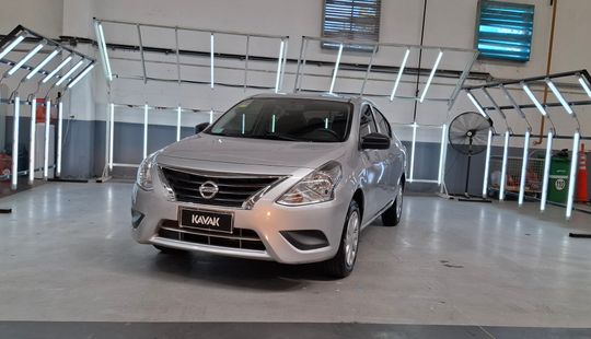 Nissan • Versa