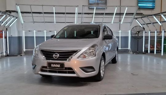 Nissan • Versa