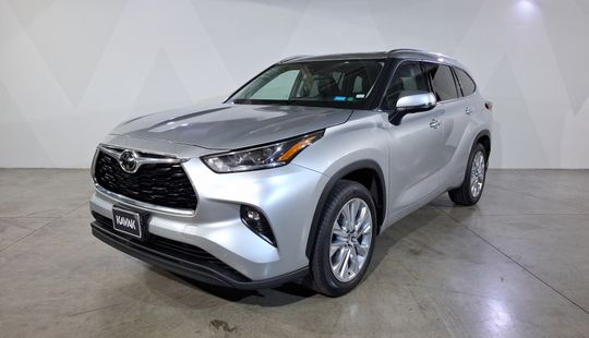 Toyota • Highlander