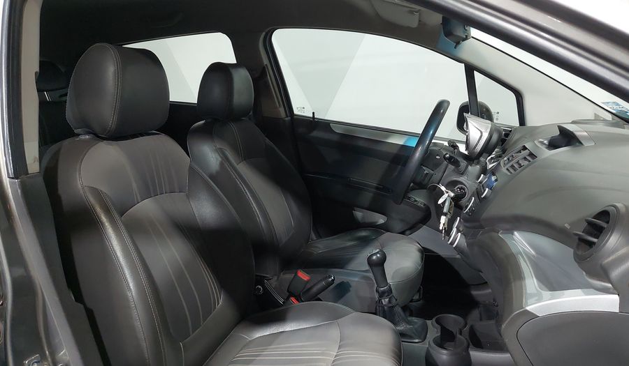 Chevrolet Spark 1.4 LTZ C MT Hatchback 2017