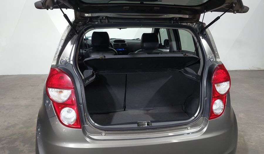 Chevrolet Spark 1.4 LTZ C MT Hatchback 2017