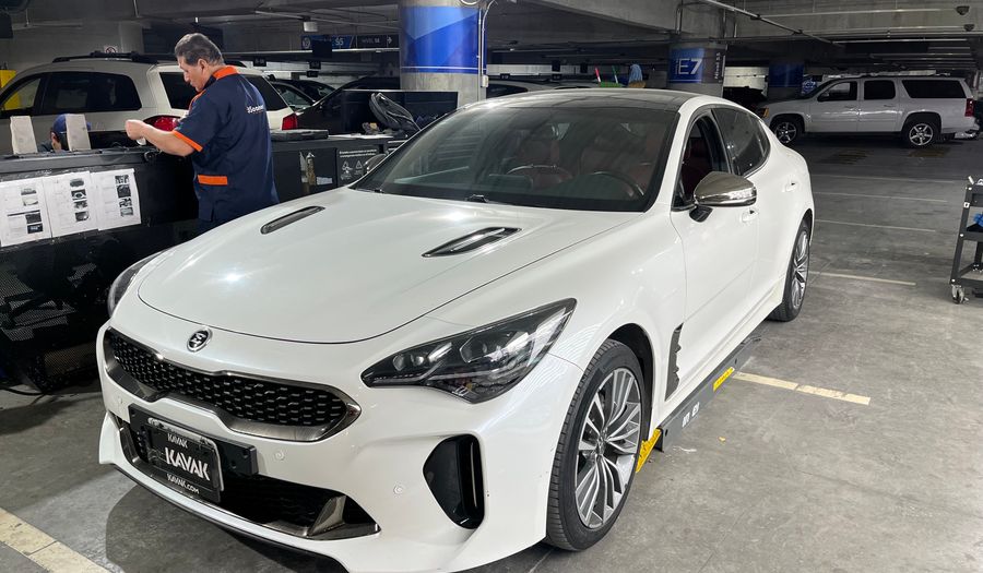 Kia Stinger 2.0 GT-LINE AUTO Hatchback 2018