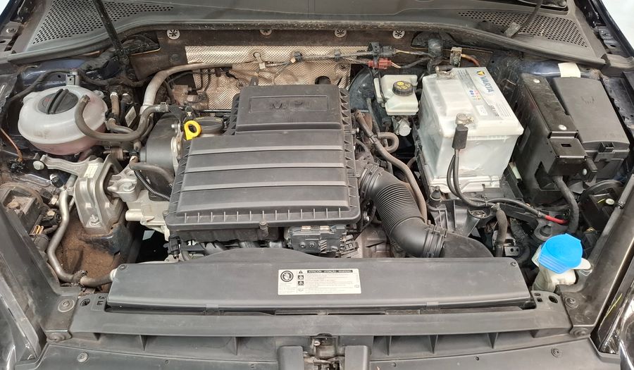 Volkswagen Golf 1.6 MPI TRENDLINE Hatchback 2017