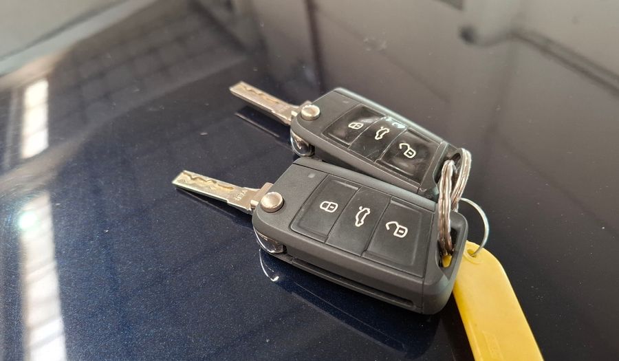 Volkswagen Golf 1.6 MPI TRENDLINE Hatchback 2017