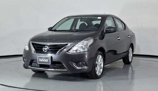 Nissan • Versa