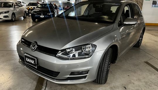 Volkswagen • Golf