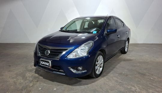 Nissan • Versa