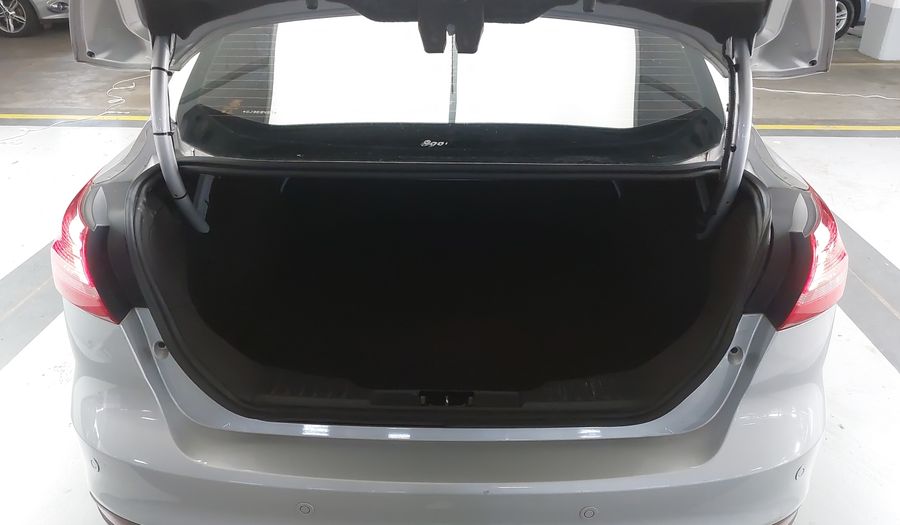 Ford Focus 2.0 SE PLUS SEDAN AT Sedan 2016