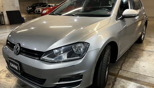 Volkswagen • Golf