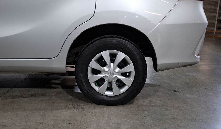 Toyota Avanza 1.5 LE Minivan 2021