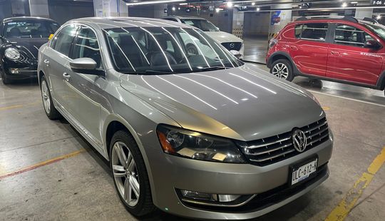 Volkswagen • Passat