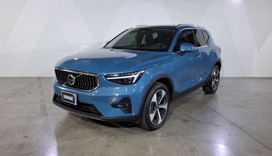 Volvo • XC40