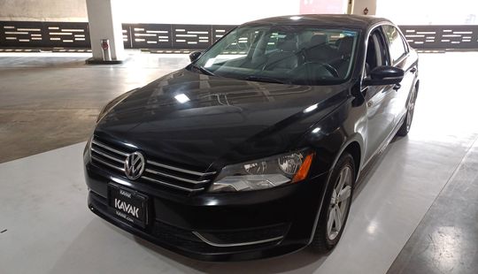 Volkswagen • Passat