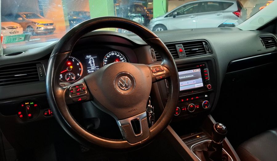 Volkswagen Vento 2.5 LUXURY MY15 Sedan 2014