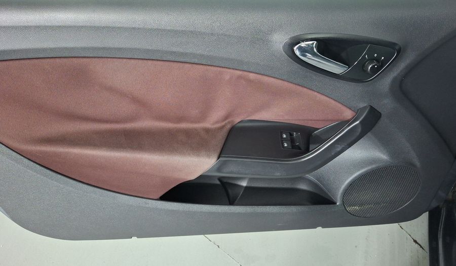 Seat Ibiza 1.6 STYLE MT FULL LINK Hatchback 2016