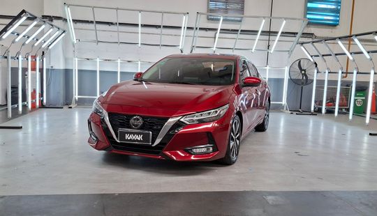 Nissan • Sentra
