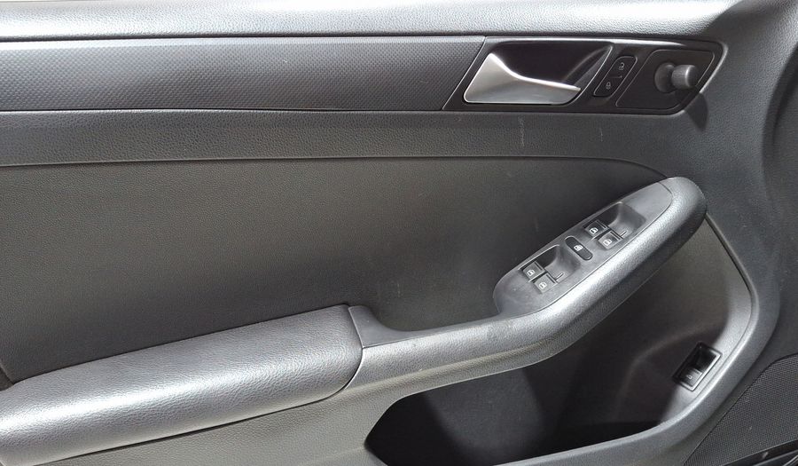 Volkswagen Jetta 2.0 MT Sedan 2016