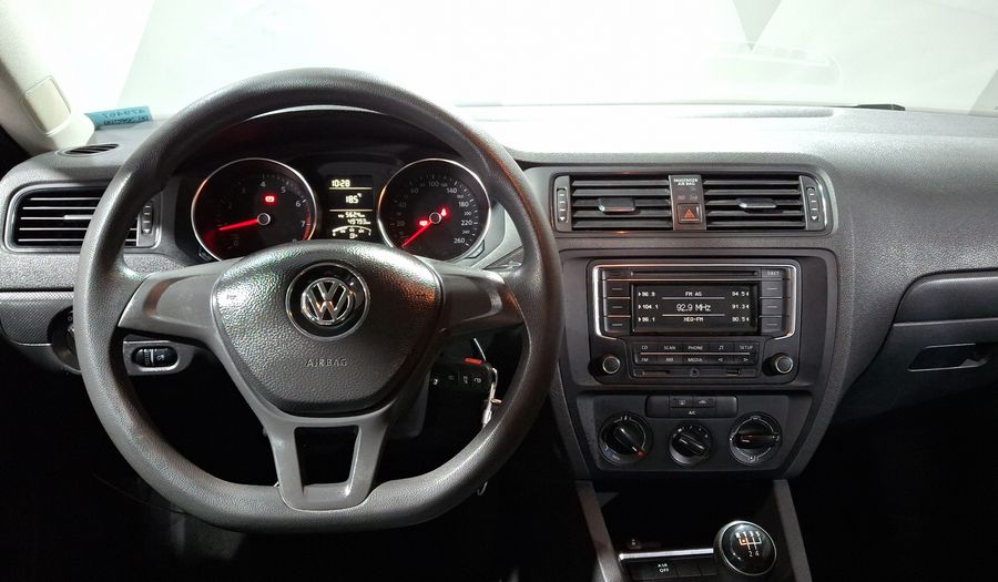 Volkswagen Jetta 2.0 MT Sedan 2016
