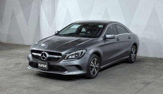 Mercedes Benz • Clase CLA