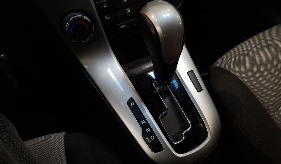 Chevrolet Cruze 1.8 AUTO LS Hatchback 2014