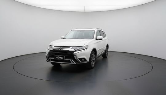 Mitsubishi • Outlander