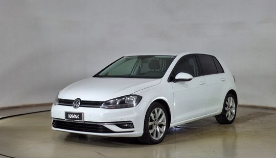 Volkswagen • Golf