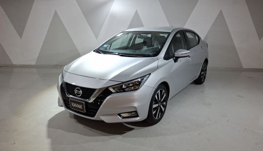 Nissan • Versa