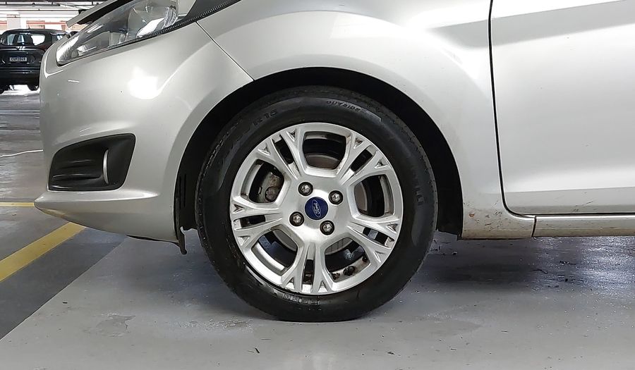 Ford Fiesta 1.6 SEL Hatchback 2017