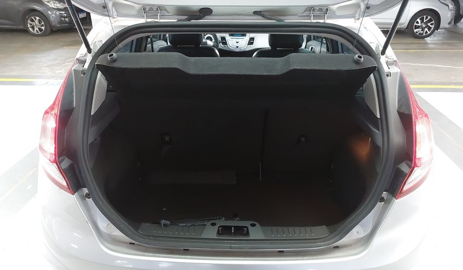 Ford Fiesta 1.6 SEL Hatchback 2017