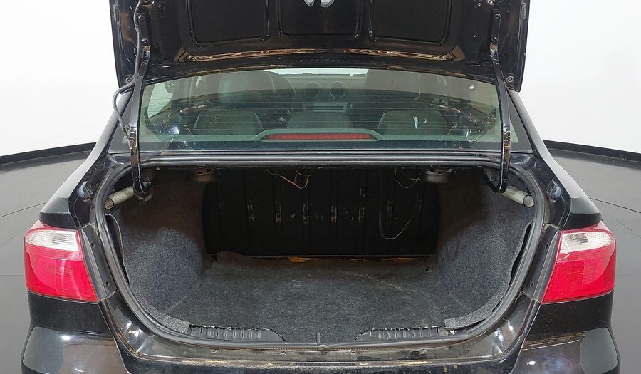 Volkswagen Voyage 1.0 TEC TOTAL FLEX CITY Sedan 2015