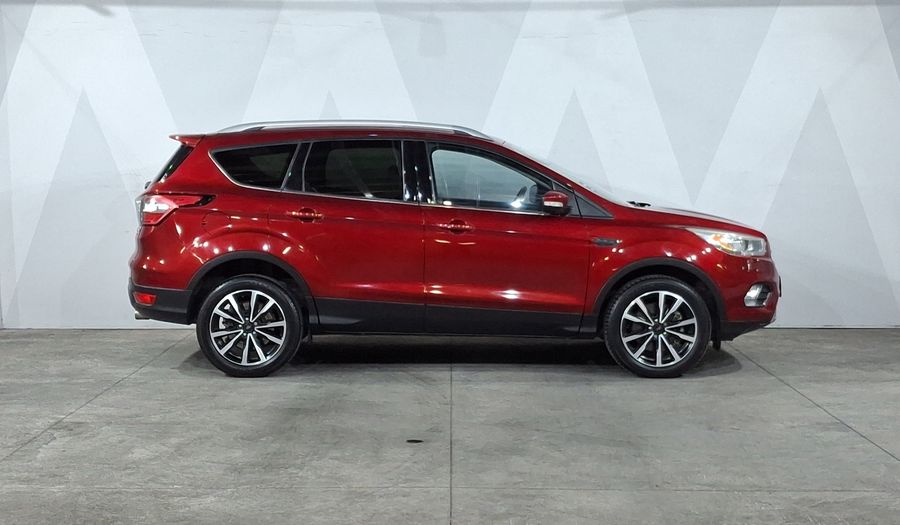 Ford Escape 2.0 TITANIUM ECOBOOST AT Suv 2017