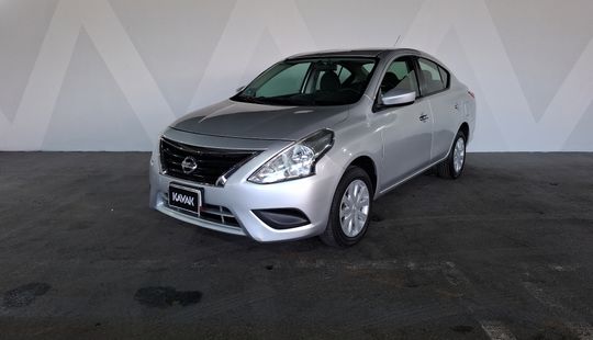 Nissan • Versa